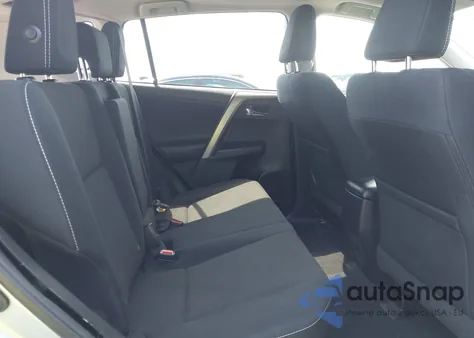 2017 Toyota Rav4 Xle z USA, uszkodzony, nr VIN 2T3RFREV5HW656166